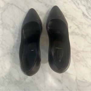 Fendi Black Leather Classic Pumps/Heels